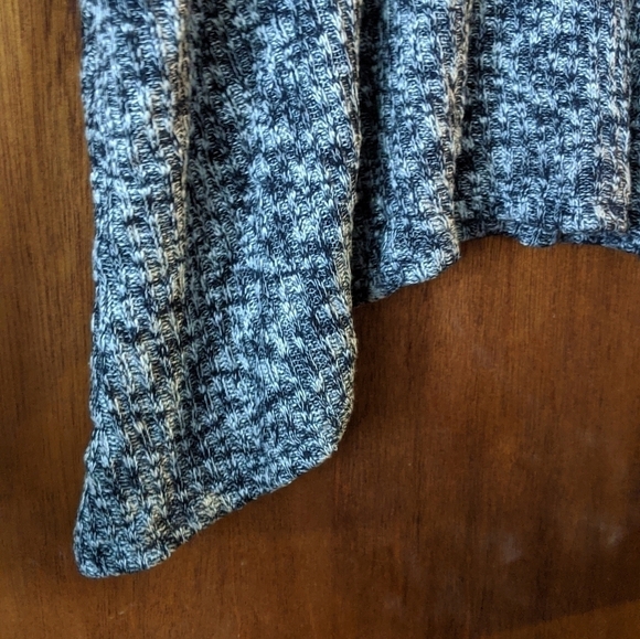 Blue Mint Sharkbite Black & White Sweater - Picture 5 of 6